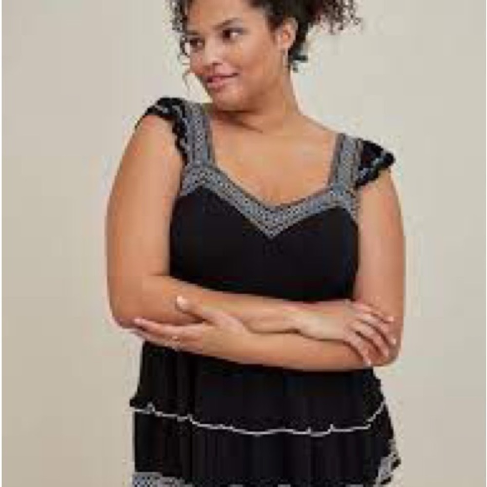 NWT TORRID Babydoll Crinkle Gauze Embroidered Tiered Top - Black